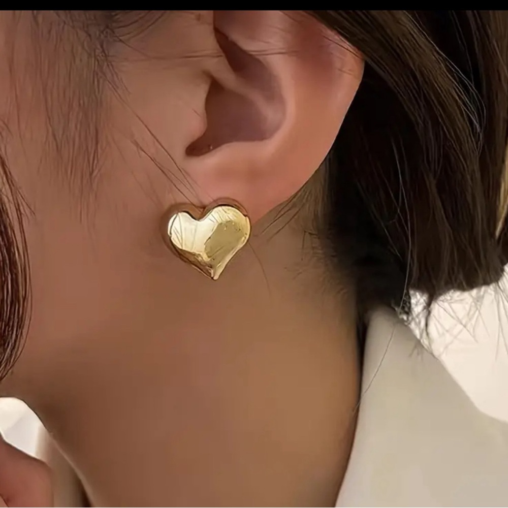 14k plated gold heart shape earrings